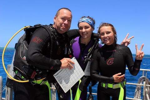Quicksilver Dive 4 Day PADI Learn To Dive Course - Pubs Perth 0