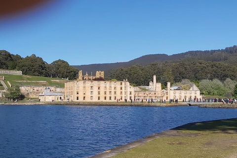 6-Day Hearty Tasmania Tour (Tasmania In A Circle) - Pubs Perth 2