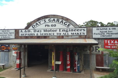 Private Tour To Paronella Park, Historic Village Herberton And Wild Life Wallaby - Pubs Perth 3