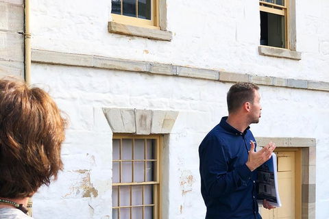 Convicts And The Rocks: Sydney's Walking Tour Led By Historian - Pubs Perth 2