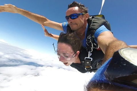 Byron Bay Tandem Sky Dive - Pubs Perth 2