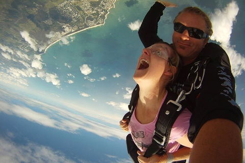 Byron Bay Tandem Sky Dive - Pubs Perth 5