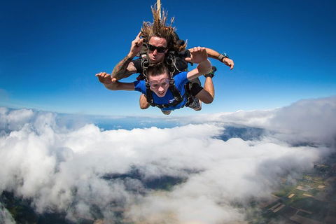 Reef And Rainforest Tandem Sky Dive In Cairns - Pubs Perth 0