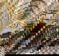 Half Day Small Group Guided Shopping Tour in Melbourne - Pubs Perth