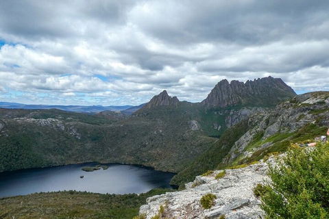 6 Day Trek The Cradle Mountain Overland Track - Pubs Perth 2