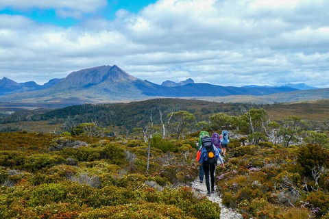 6 Day Trek The Cradle Mountain Overland Track - Pubs Perth 5