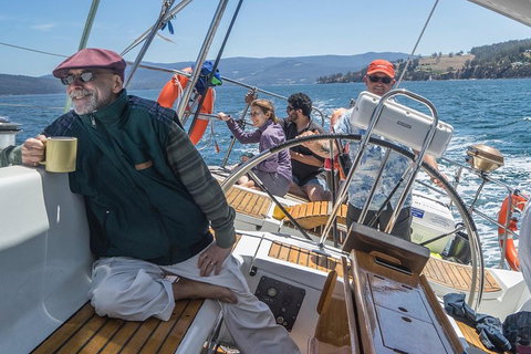 Half-Day Sailing On The Derwent River From Hobart - Pubs Perth 2