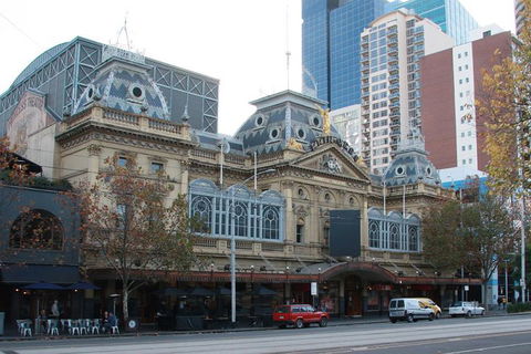 Melbourne City Tour And Phillip Island In One Day - Pubs Perth 2