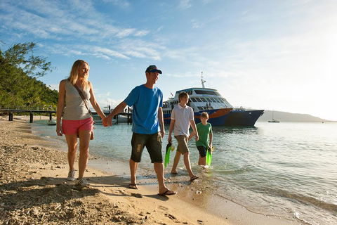 Fitzroy Island Catamaran Transfers From Cairns - Pubs Perth 3
