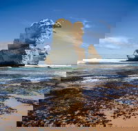Small-Group Great Ocean Road Experience and Surf Coast Tour - Pubs Perth
