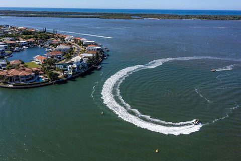 Jet-Boat Ride And Helicopter Flight From The Gold Coast - Pubs Perth 1