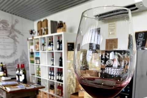 Wine Tour 4WD Tour - Pubs Perth 1
