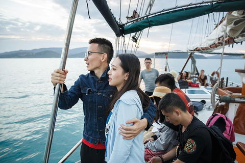 Whitsunday Islands Private Sailing Experience With Snorkeling & Langford Reef - Pubs Perth 2