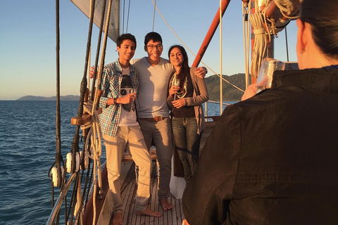 Whitsunday Islands Private Sailing Experience With Snorkeling & Langford Reef - Pubs Perth 5