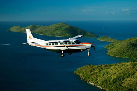 Reef And Island Scenic Flight From Airlie Beach - Pubs Perth 3