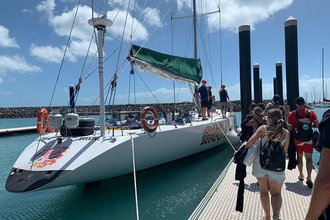 2-Night Whitsundays Sailing Cruise Incl. Whitehaven Beach & Great Barrier Reef - Pubs Perth 0