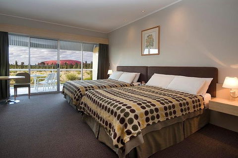 3-Day Uluru-Kata Tjuta And Kings Canyon 4WD Small-Group Eco-Tour From Alice Springs - Pubs Perth 0