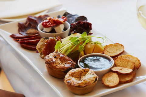 Margaret River Indulge And Discover Day Tour - Pubs Perth 3