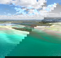 Deluxe Seaplane Tour Noosa to Glasshouse Adventure for 2 with Photobook - Pubs Perth