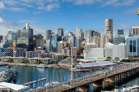 Highlights & Hidden Gems With Locals: Best Of Sydney Private Tour - Pubs Perth 0